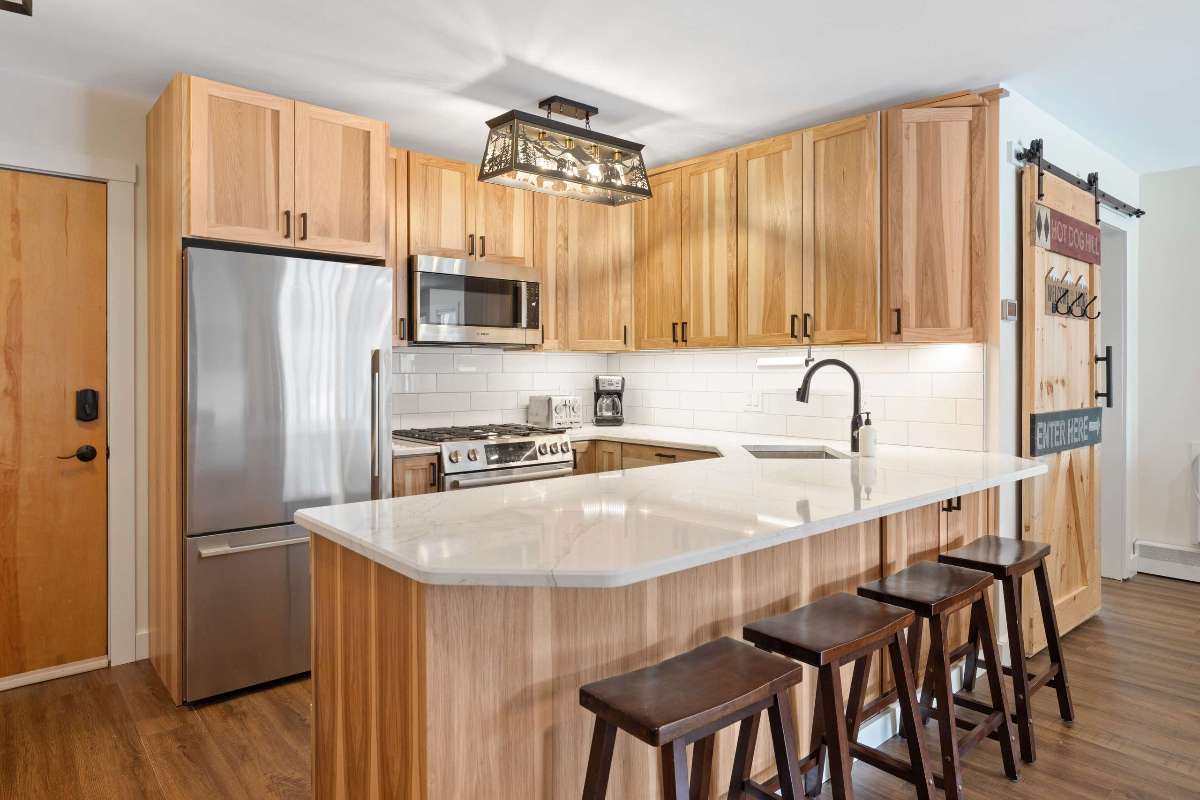 3BD 2BA Mountain Style Condo with a VIEW - Photo 8