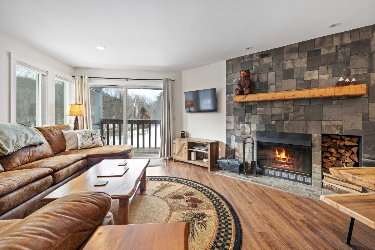 3BD 2BA Mountain Style Condo with a VIEW - Photo 5
