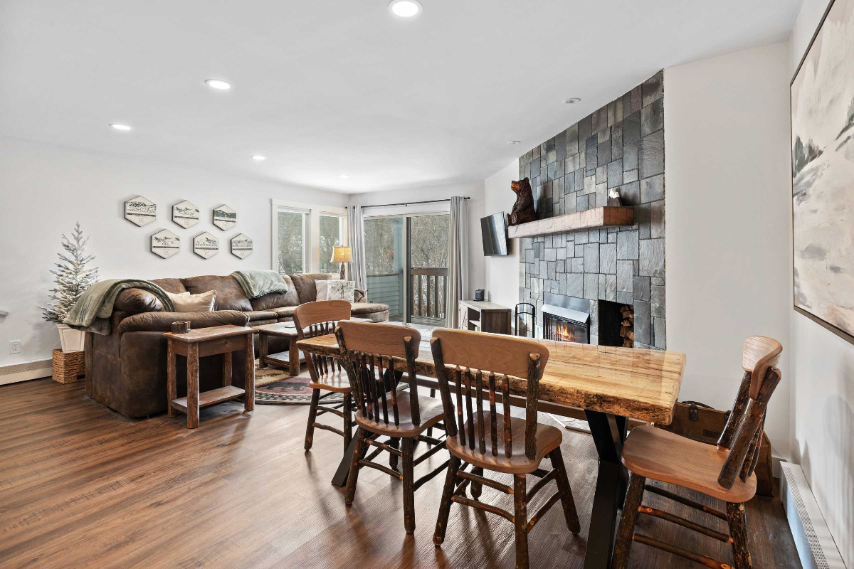 3BD 2BA Mountain Style Condo with a VIEW - Photo 4