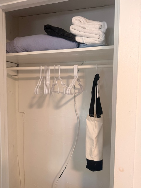 Charming Willow Glen Retreat . Ideal for Traveling Professionals (Weekly/Monthly Stays) - Photo 5