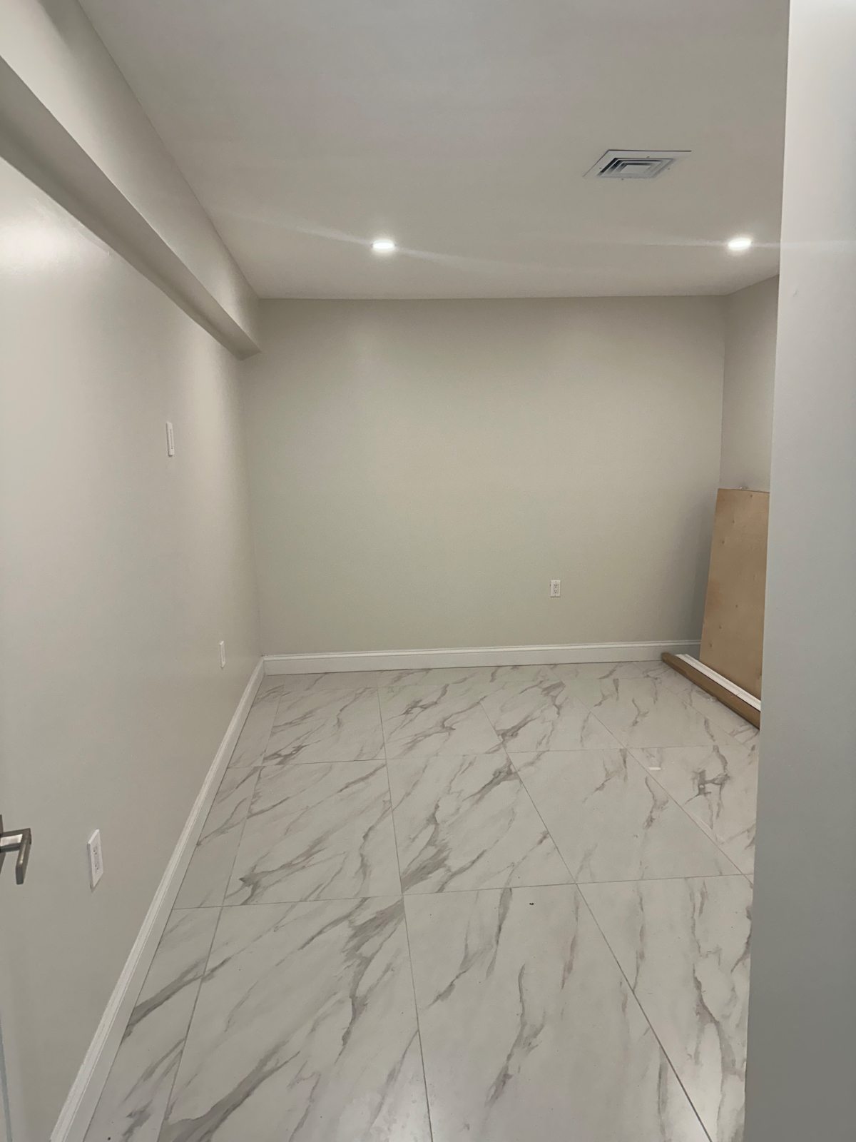 Private Furnished 2-Bedroom with Open-Concept Living and Utilities - Photo 3