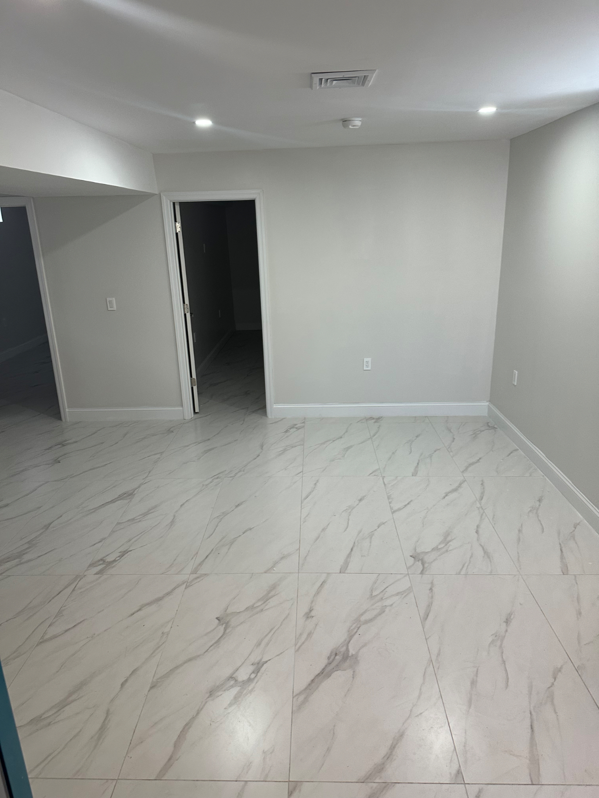 Private Furnished 2-Bedroom with Open-Concept Living and Utilities - Photo 4