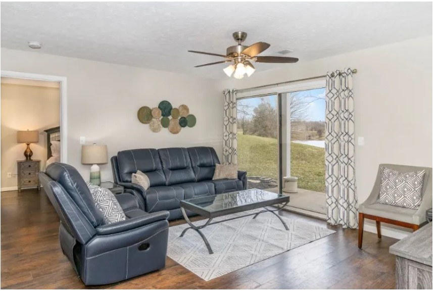 Furnished 2 bed/ 2 Bath condo on ground floor with Lake view Patio - Photo 2
