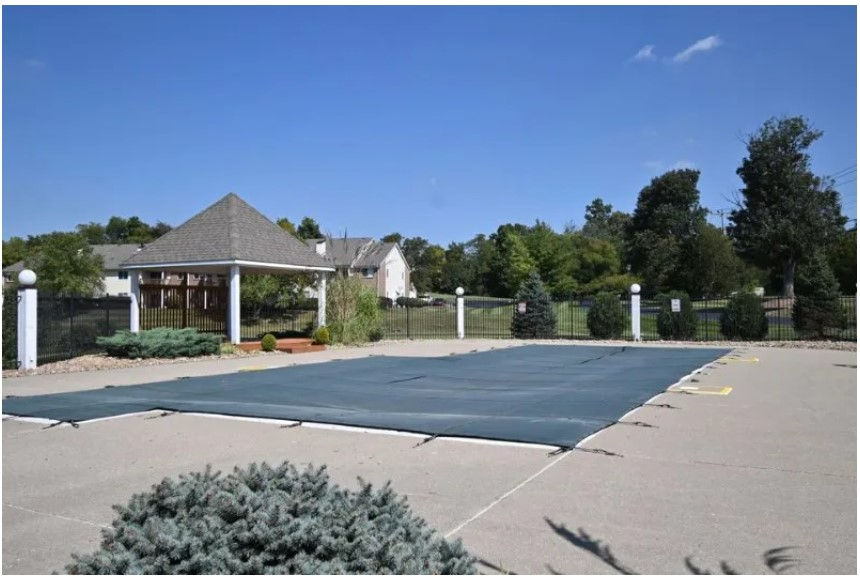 Furnished 2 bed/ 2 Bath condo on ground floor with Lake view Patio - Photo 11