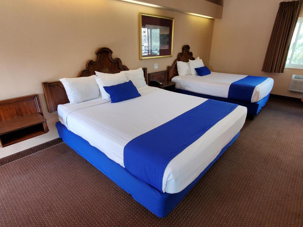 King Size Bed - Photo 1