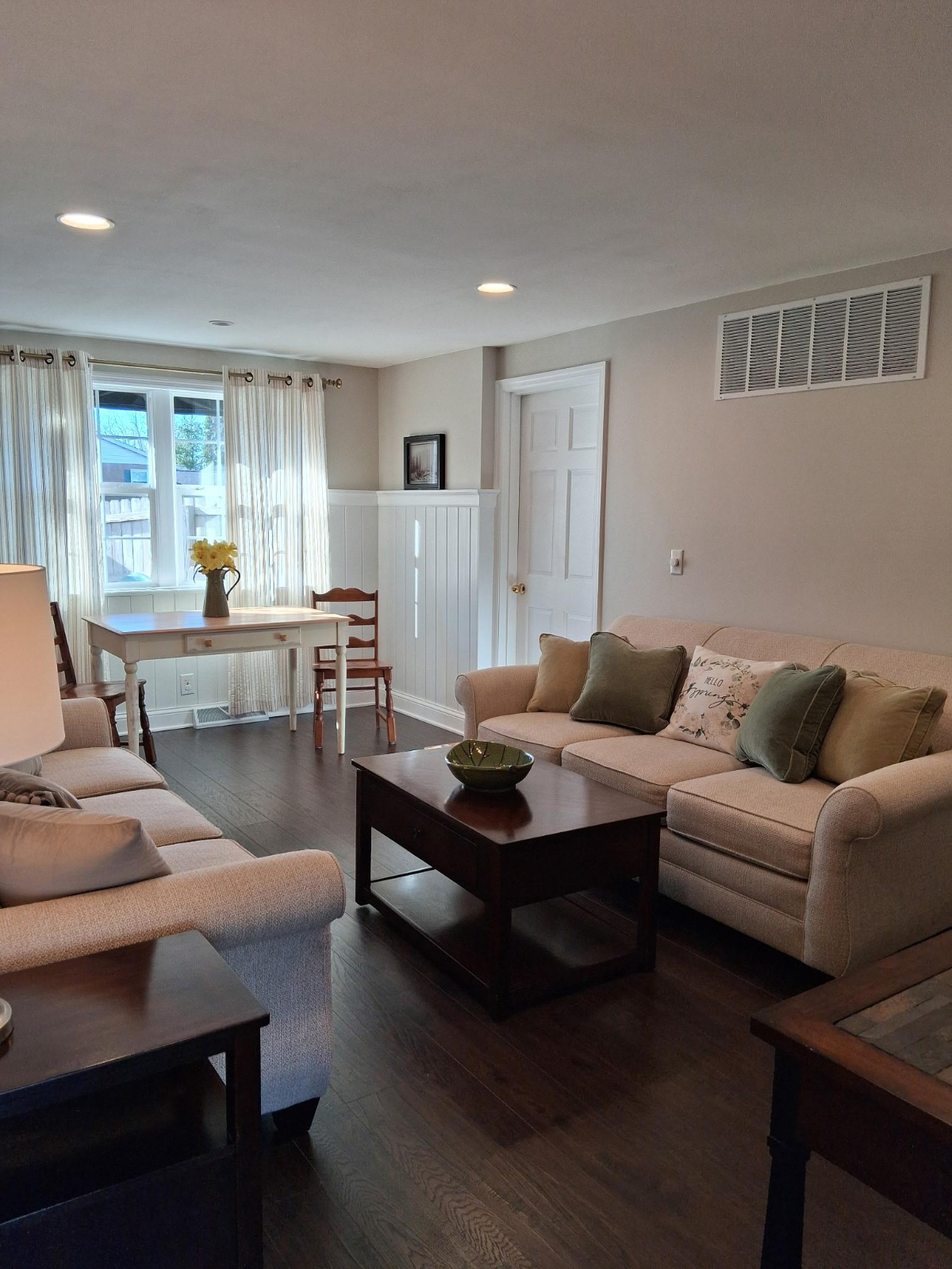 Spacious 4BR Home on Quiet Cul-de-Sac with Screened Porch