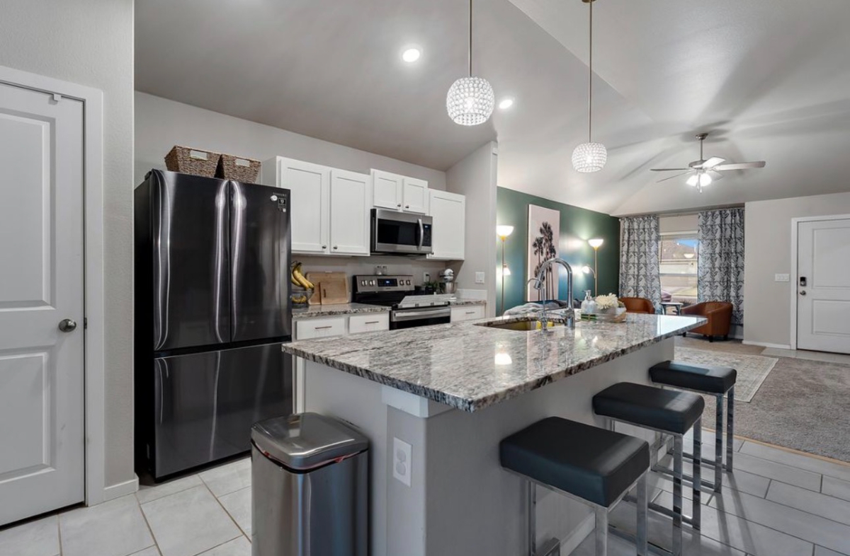 Spacious 3 Bedroom Rental With Garage And Outdoor Area Near Texas Tech University And Medical Center - Photo 7