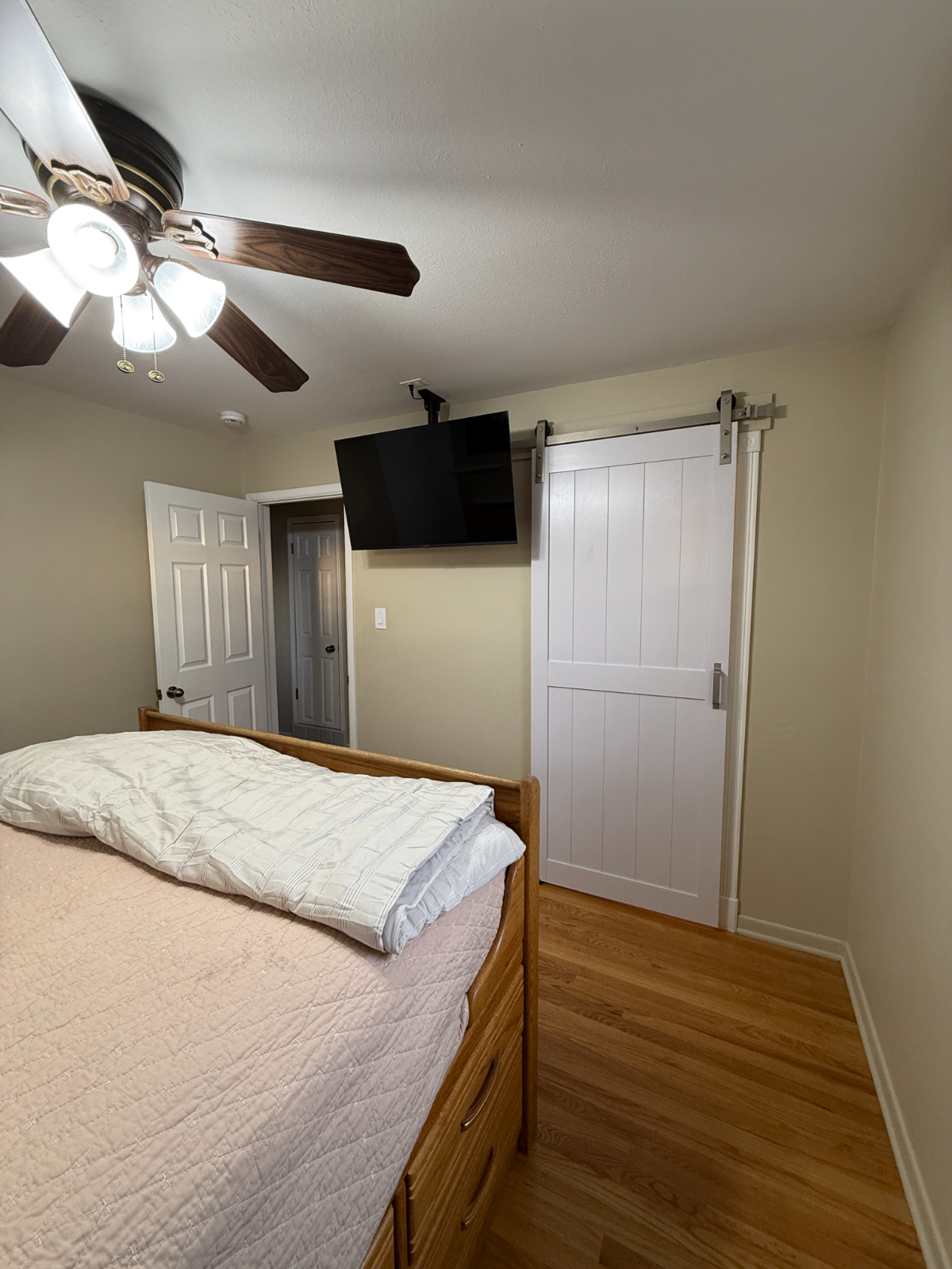 Private Upper-Level 2BR with Smart Features, Shared Kitchen, Large Yard, and Cozy Work Nook - Photo 6