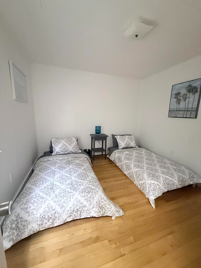 Fully Renovated Spacious 2-Bedroom Home - Photo 4