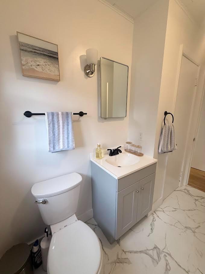 Fully Renovated Spacious 2-Bedroom Home - Photo 8