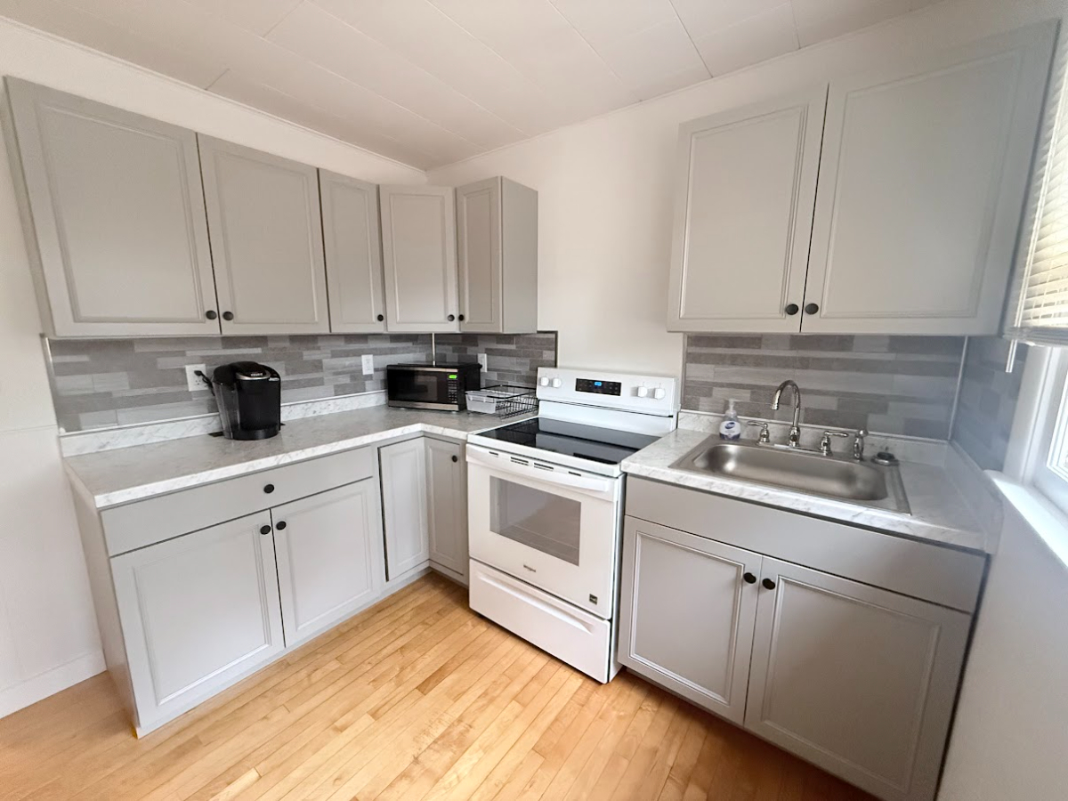 Fully Renovated Spacious 2-Bedroom Home - Photo 2