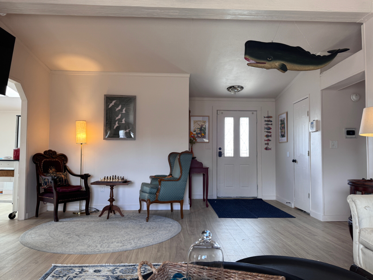 Comfortable 3 Bedroom Retreat With Deck Close To Hudson Dining, Parks, And Columbia Memorial Hospita - Photo 9