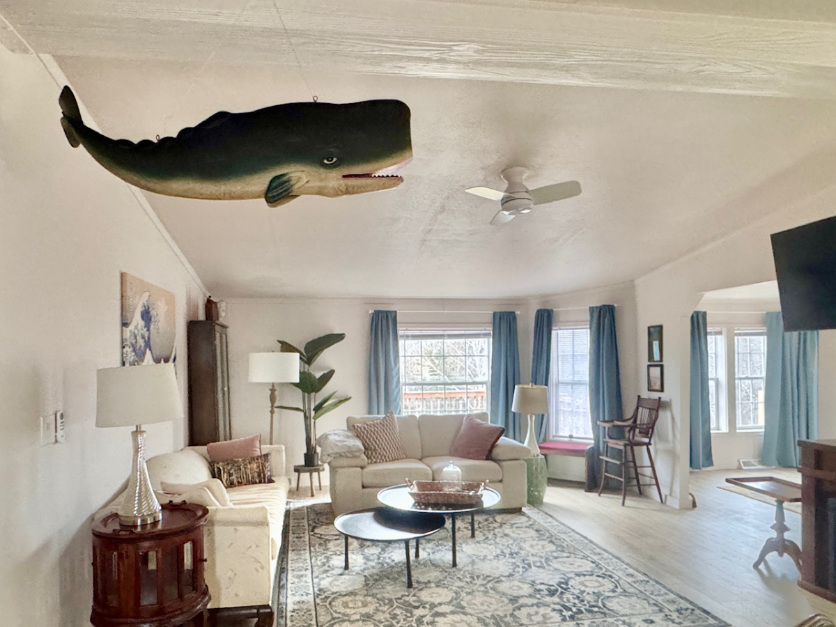 Comfortable 3 Bedroom Retreat With Deck Close To Hudson Dining, Parks, And Columbia Memorial Hospita - Photo 1