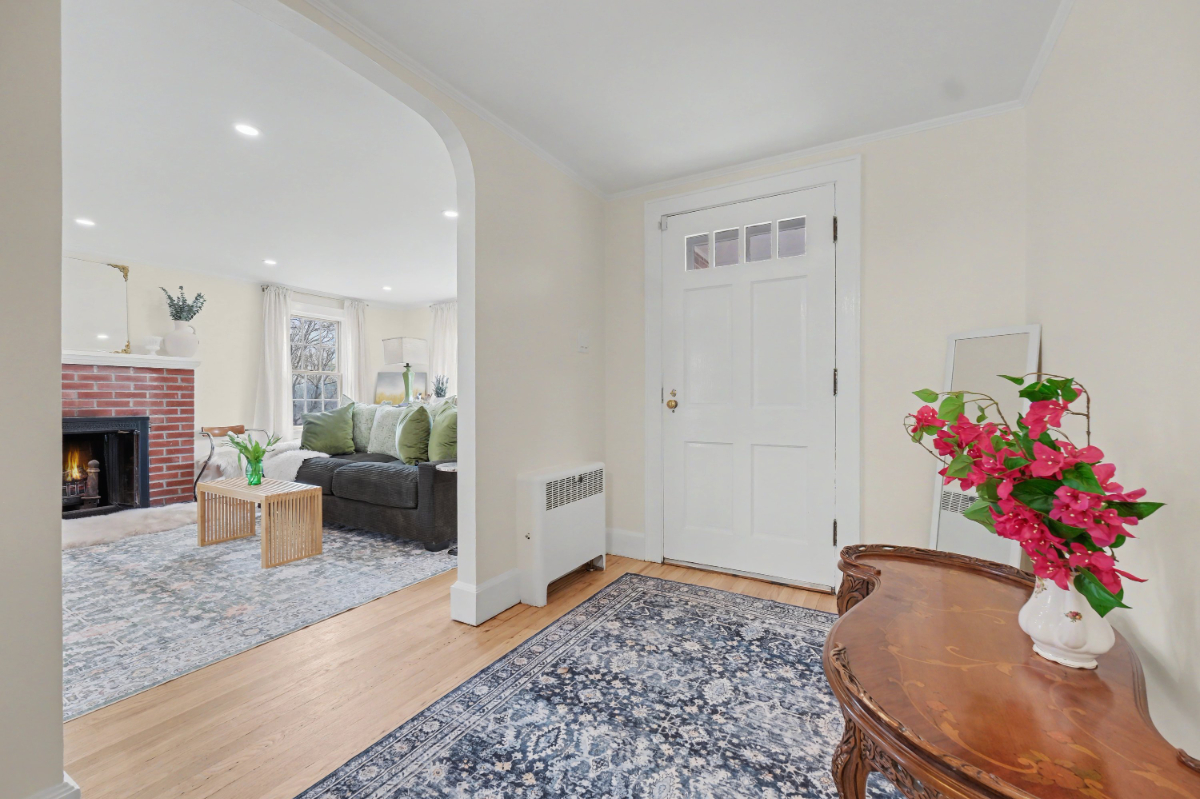 Charming Home located near Poughkeepsie, Kingston, Highland and New Paltz - Photo 2
