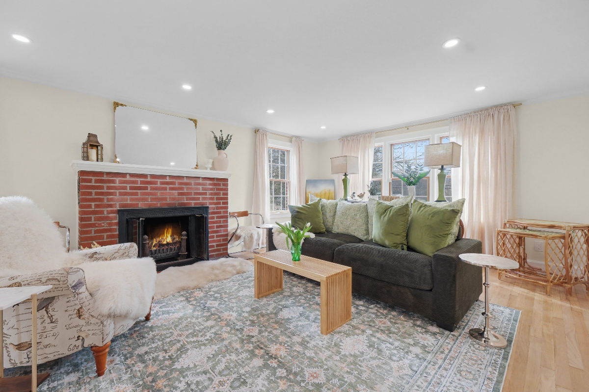 Charming Home located near Poughkeepsie, Kingston, Highland and New Paltz - Photo 1