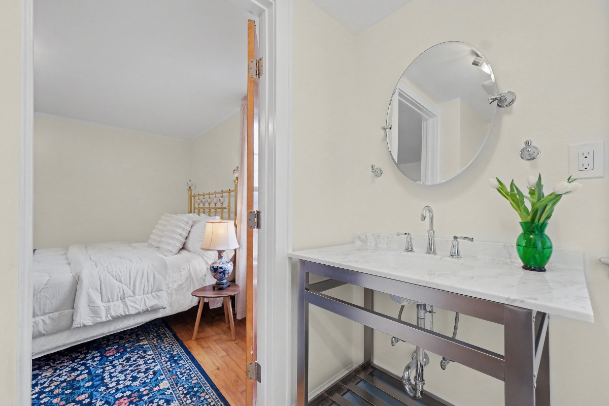 Charming Home located near Poughkeepsie, Kingston, Highland and New Paltz - Photo 8