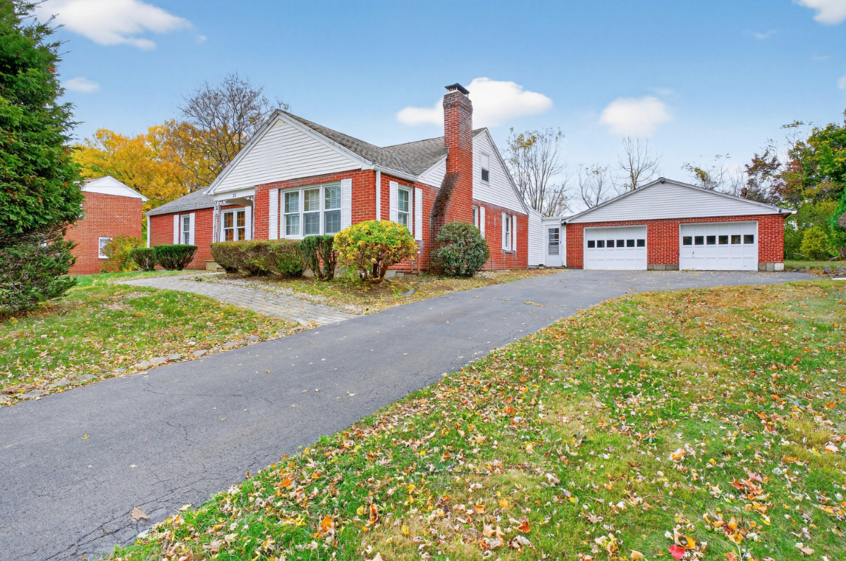 Charming Home located near Poughkeepsie, Kingston, Highland and New Paltz - Photo 12