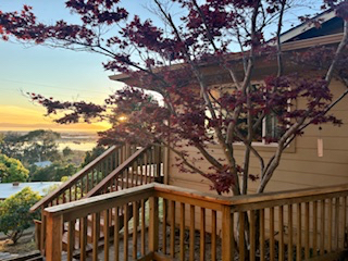 Beautiful Bayview Home - Photo 1