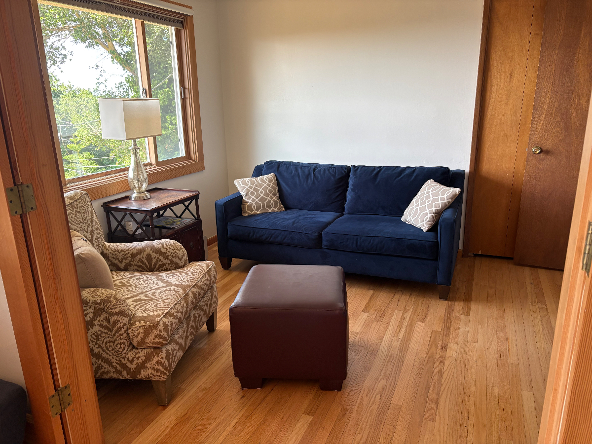 Beautiful Bayview Home - Photo 4