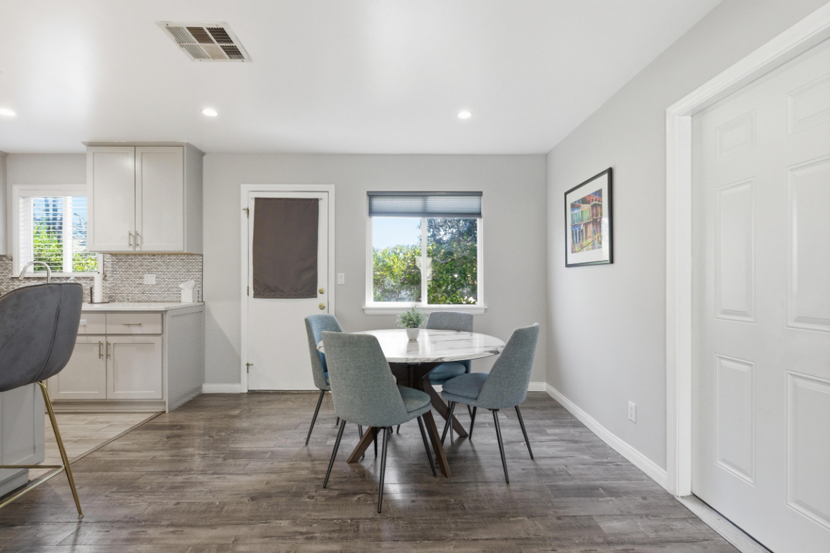 Fully Furnished 3BD/2BA House in Glassell Park Minutes to Glendale Memorial & Hollywood Presbyterian - Photo 6