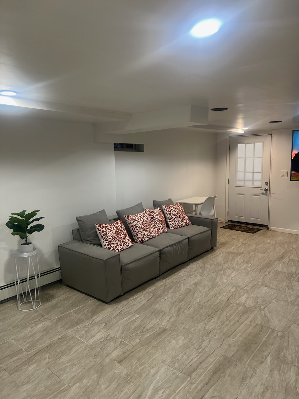 EXTRA LARGE 1BR/ STUDIO IN GATED COMMUNITY, MINS TO AIRPORT & MAJOR HOSPITALS - Photo 3