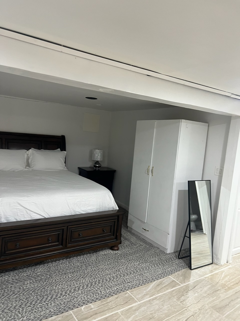 EXTRA LARGE 1BR/ STUDIO IN GATED COMMUNITY, MINS TO AIRPORT & MAJOR HOSPITALS - Photo 4