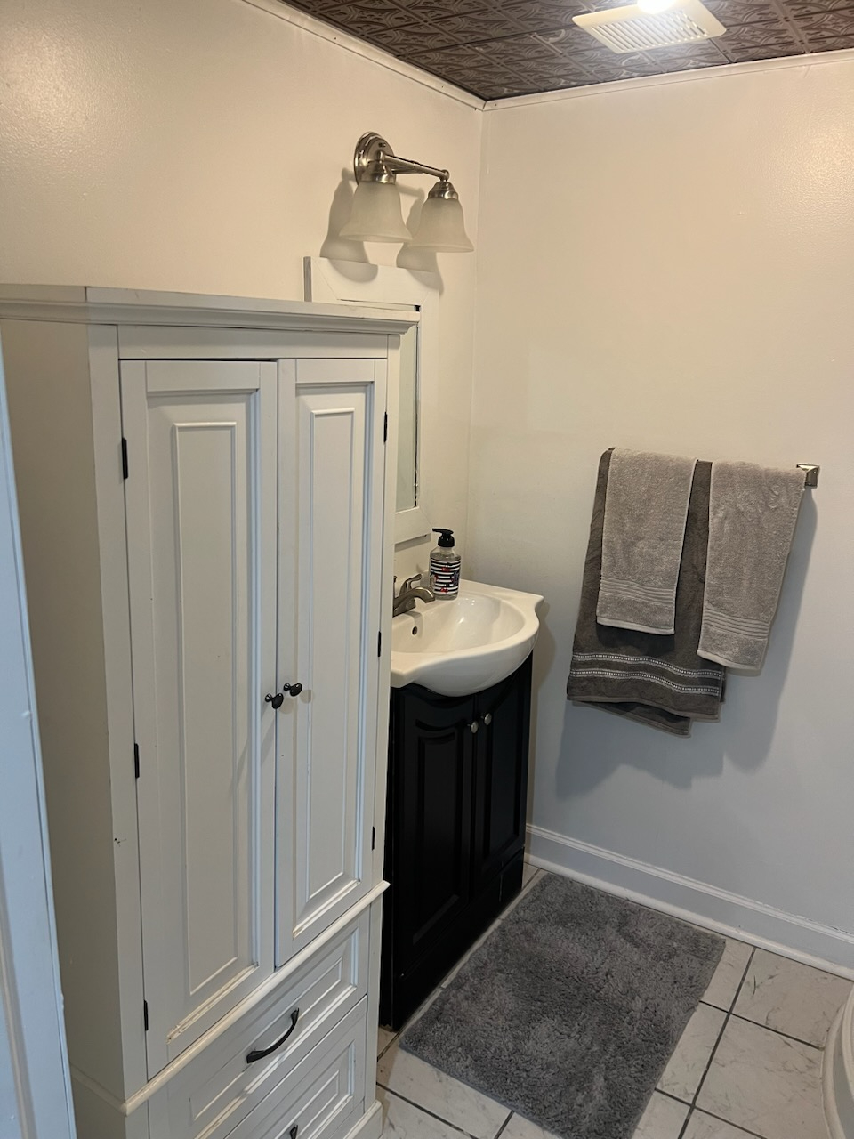 EXTRA LARGE  1BR/ STUDIO IN GATED COMMUNITY, MINS TO AIRPORT & MAJOR HOSPITALS - Photo 8