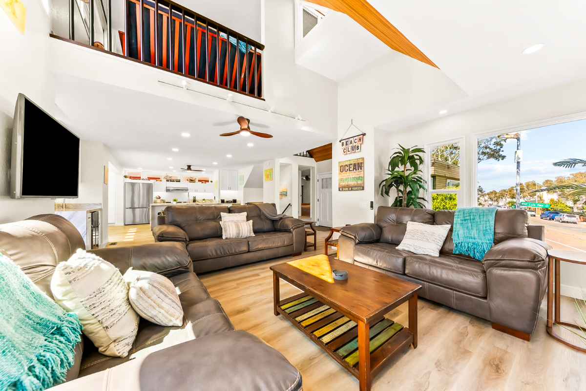 South Mission, a 4 Bedroom 4 1/2 Bath Home Just 1 Block from the Beach - Photo 5