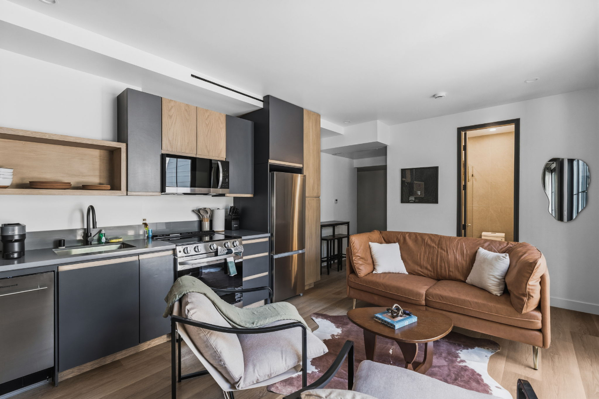 Luxury 2BR w/ Workspace Central San Diego - Photo 4