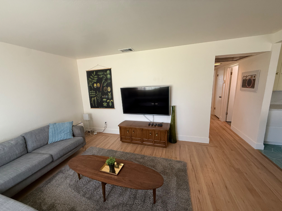 2 Bed 1 Bath halfplex with one car garage - Photo 4