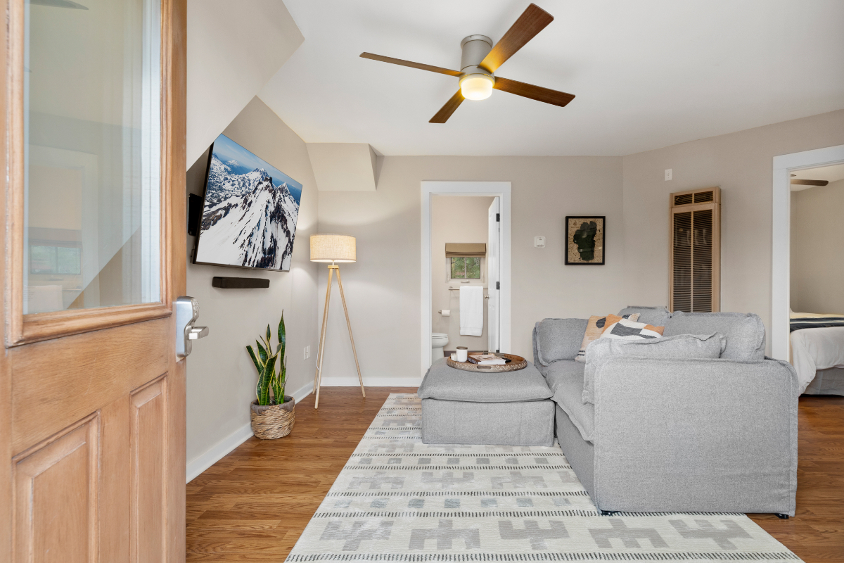 Cozy Awbrey Butte ADU - Photo 5