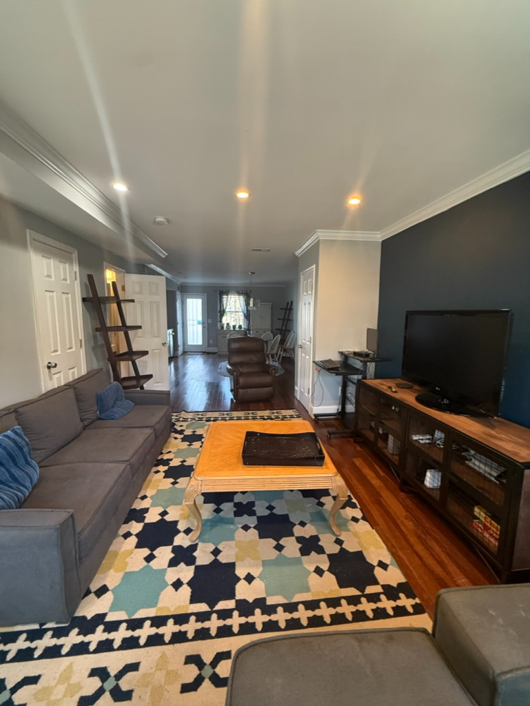Spacious rowhome, great location in NE DC - Photo 3