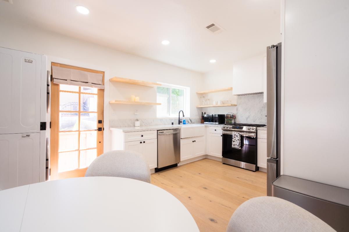 Bright Duplex Cozy & Fully Equipped - Photo 6