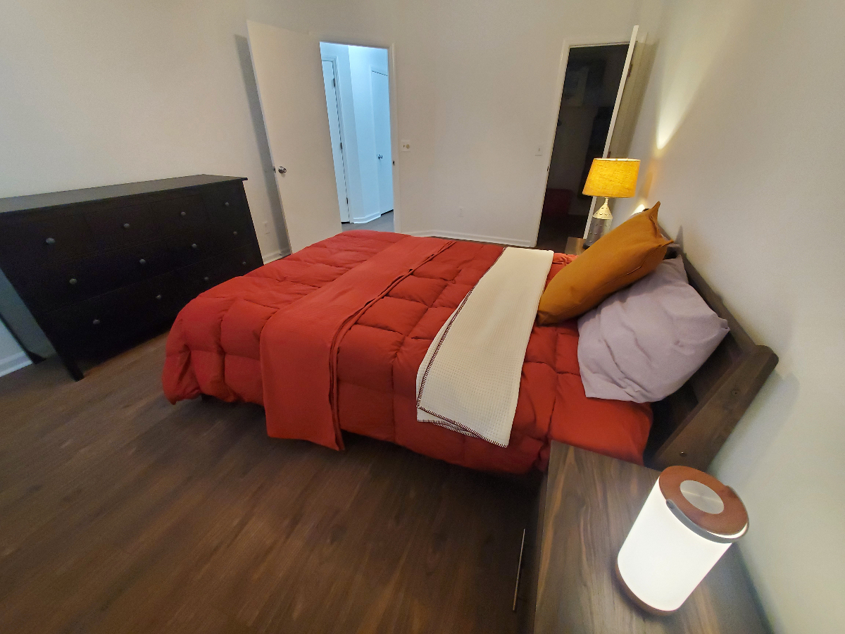 Spacious and Updated Condo Midtown - Photo 5