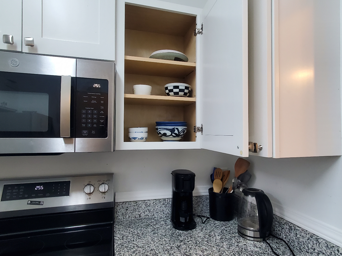 Spacious and Updated Condo Midtown - Photo 7