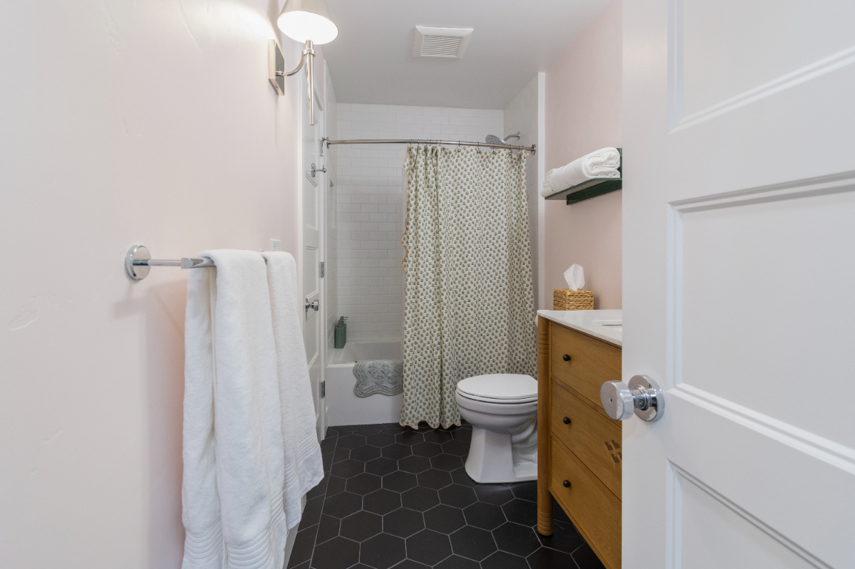 Perfect Mt Bachelor Village Condo-Full Kitchen, Pool, Hot Tub & River Access - Photo 5