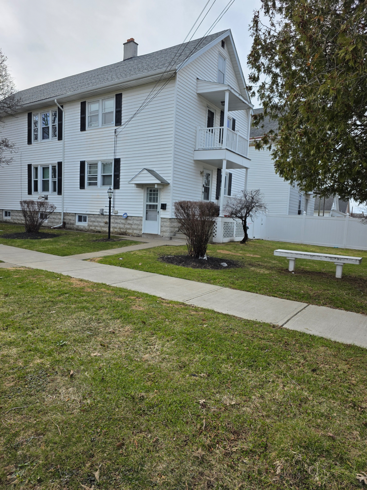 3 bedroom / 1 bath apartment - Photo 11