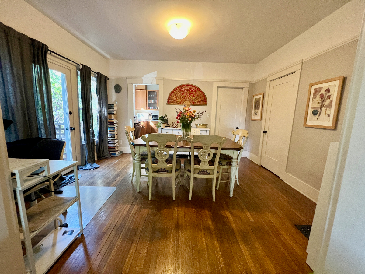 Los Feliz Village Furnished 1BR w/ Private Yard & Veranda - Aug-Nov - Photo 4