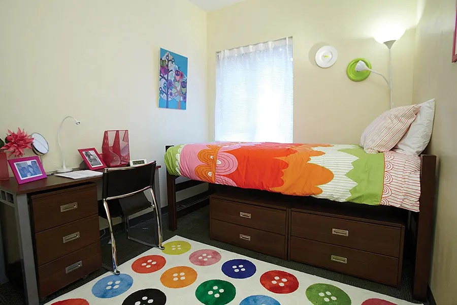 Fully Furnished Apartment Living - Photo 2