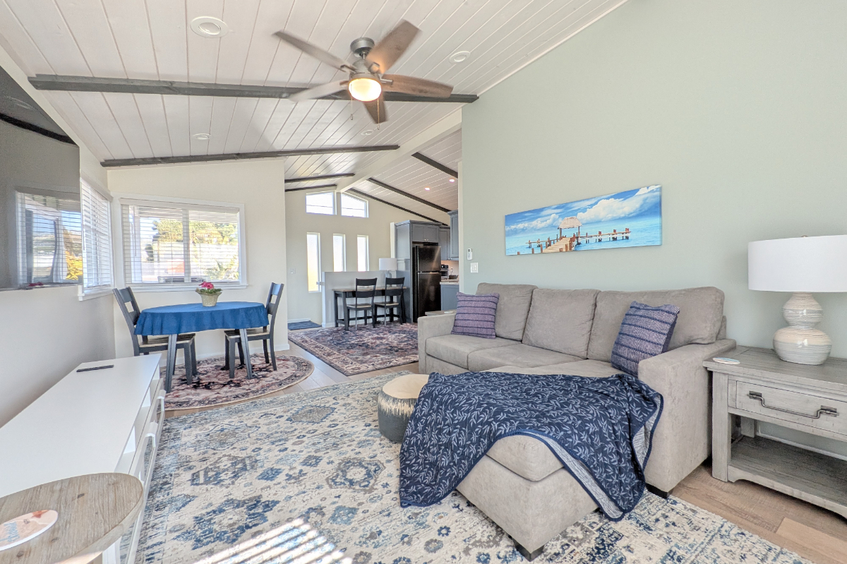 Stunning furnished unit with Ocean and Bay Views - Photo 3