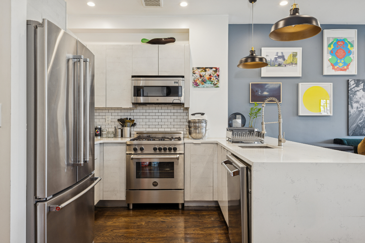 Furnished 2BR Duplex 1 Block to L Train W D 2 Terraces Quiet Work Friendly - Photo 10