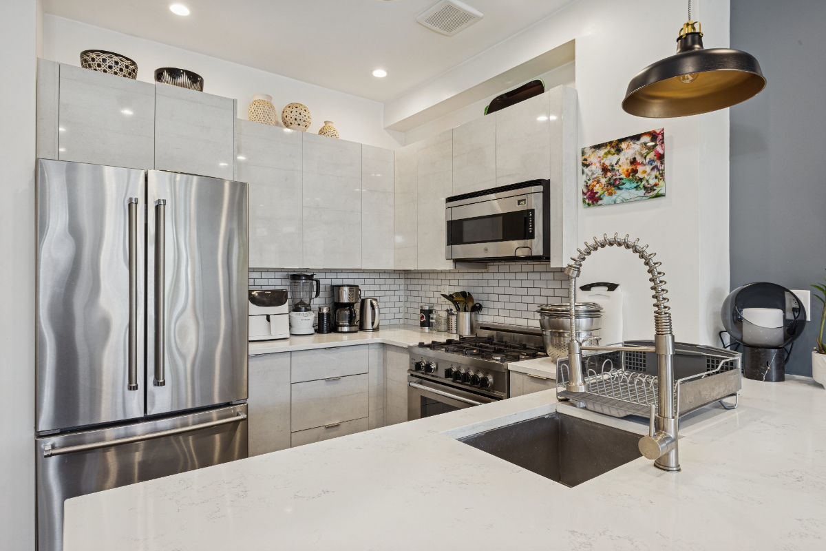 Furnished 2BR Duplex 1 Block to L Train W D 2 Terraces Quiet Work Friendly - Photo 11