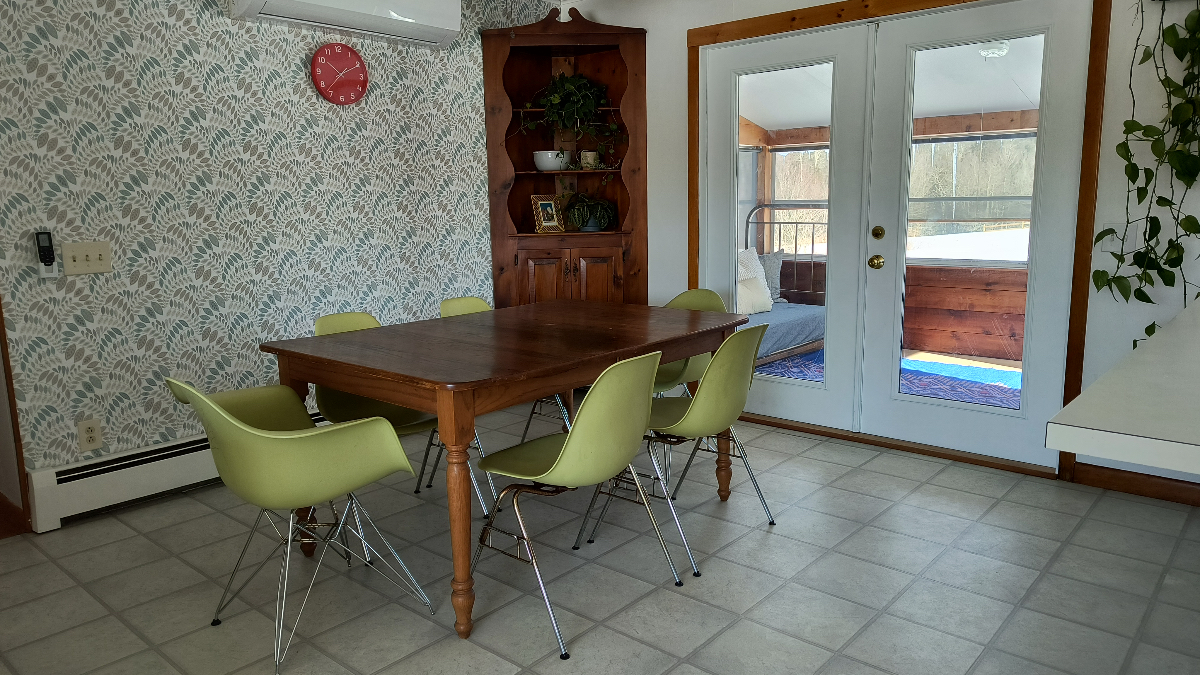 Spacious, Bright 3 Bedroom Minutes to Stowe and Morrisville - Photo 2