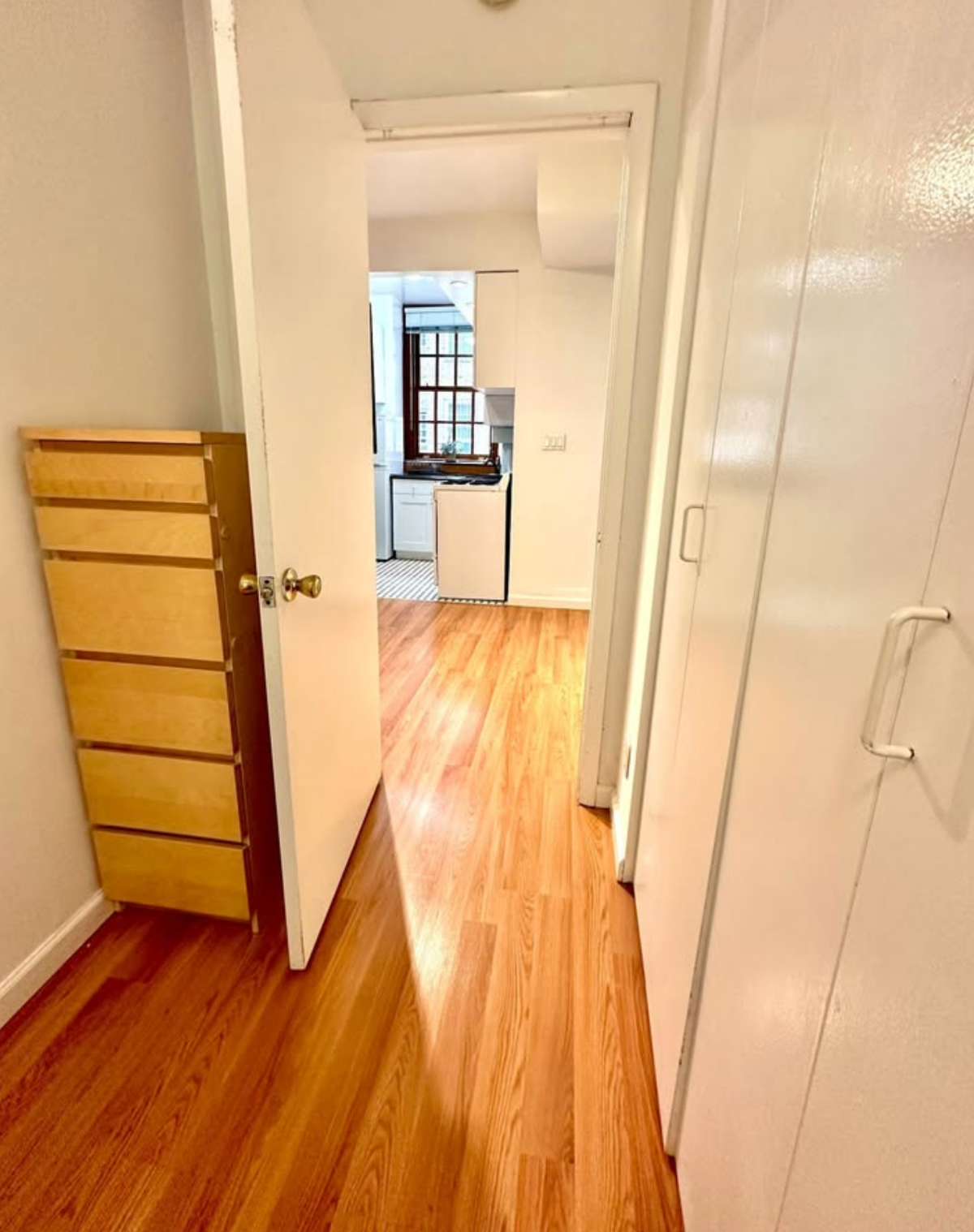 Beautiful Renovated Two-Bedroom at Upper East Side - Photo 6