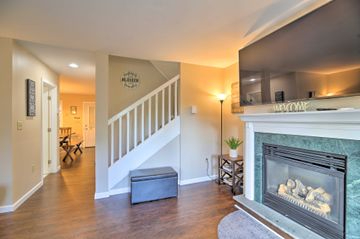 Fully Furnished Home Base With Workspace And Easy Access To Lakes And Trails - Photo 2