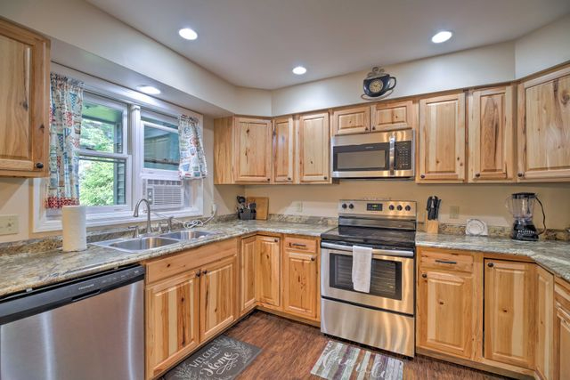 Fully Furnished Home Base With Workspace And Easy Access To Lakes And Trails - Photo 7