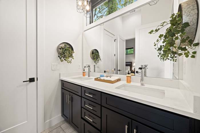 East Nashville Retreat Steps from Shelby Park & Minutes to Downtown - Photo 9