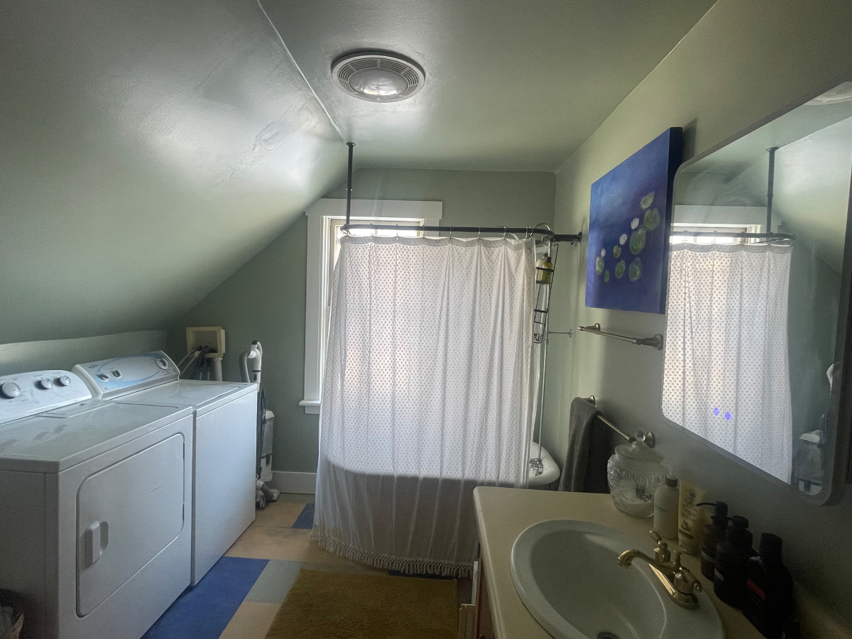 Private Peaceful Bedroom in Brattleboro - Photo 3
