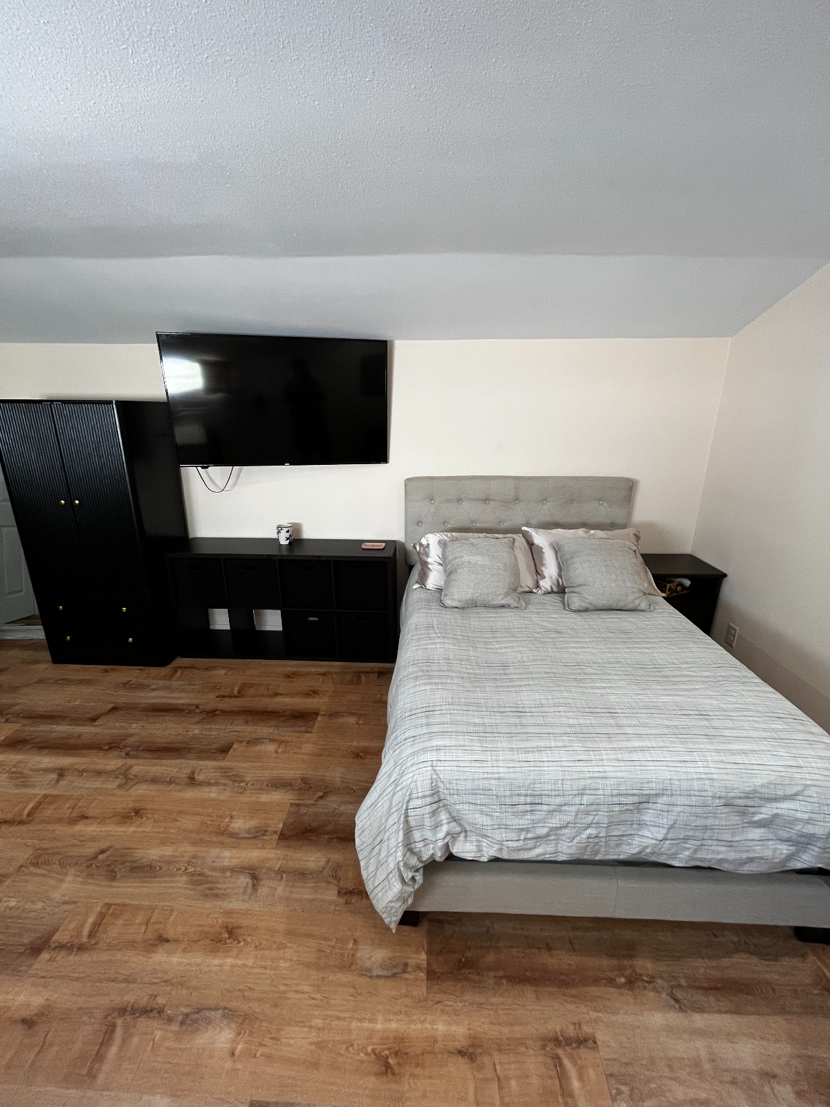Brand-New Highland Park Studio, 2 Blocks to Metro - Photo 2