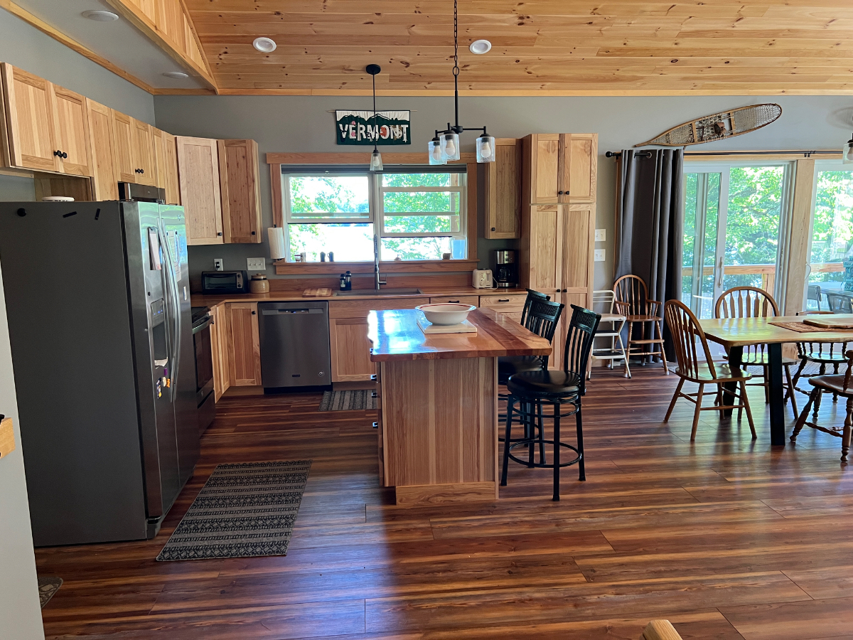 Lake house on Fairfield Pond - Photo 4